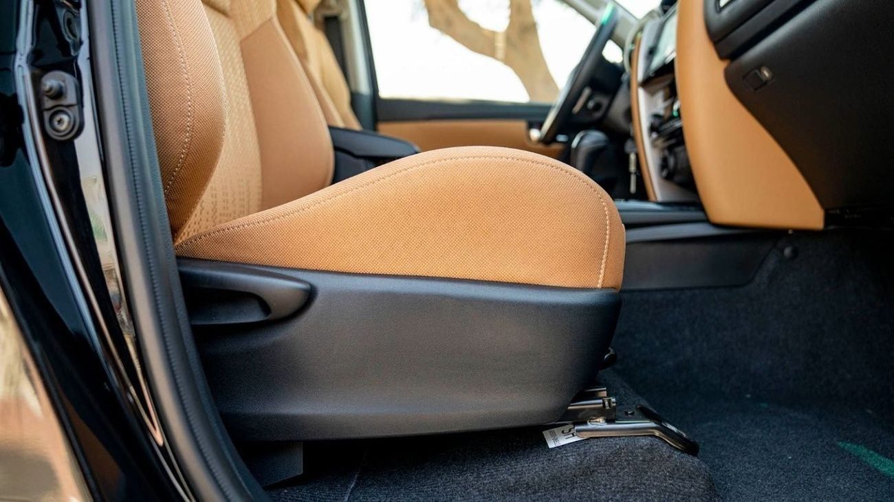 تويوتا فورتونر TOYOTA FORTUNER 2.7 PETROL 4X2 2025