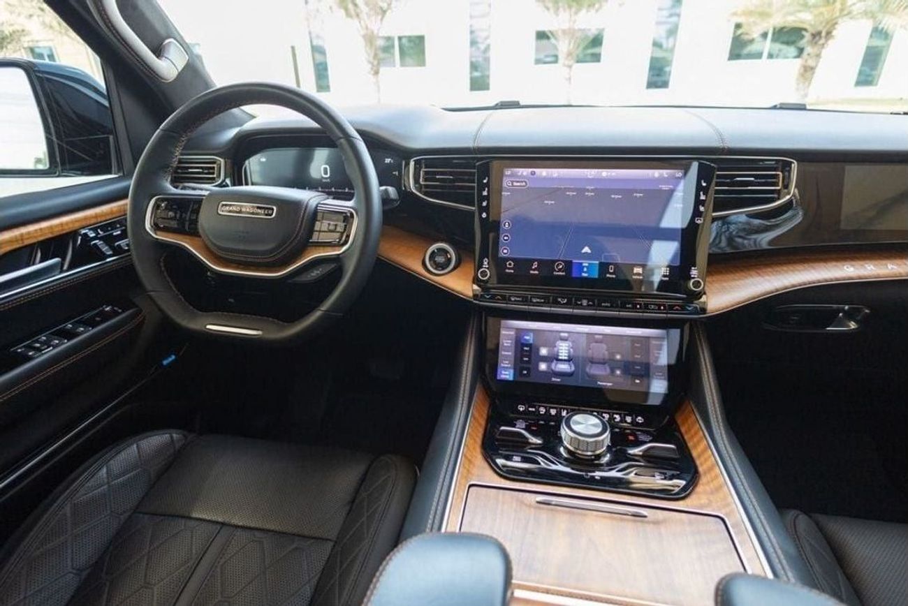 Jeep Grand Wagoneer Series III 3.0T Jeep Grand Wagoneer Series III 2023 GCC under Agency Warranty with Flexible Down-Pay