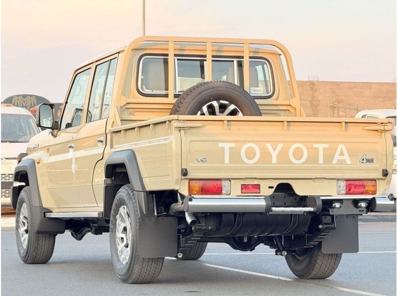 Toyota Land Cruiser Pick Up EXPORT ONLY - LC 79 DOUBLE CABIN AUTOMATIC