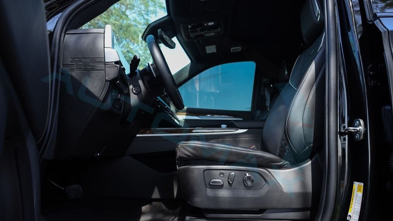 كاديلاك إسكالاد 600 Sport Platinum V8 6.2L 5000Km 2025 With 3 Years Or 100,000 Km Warranty