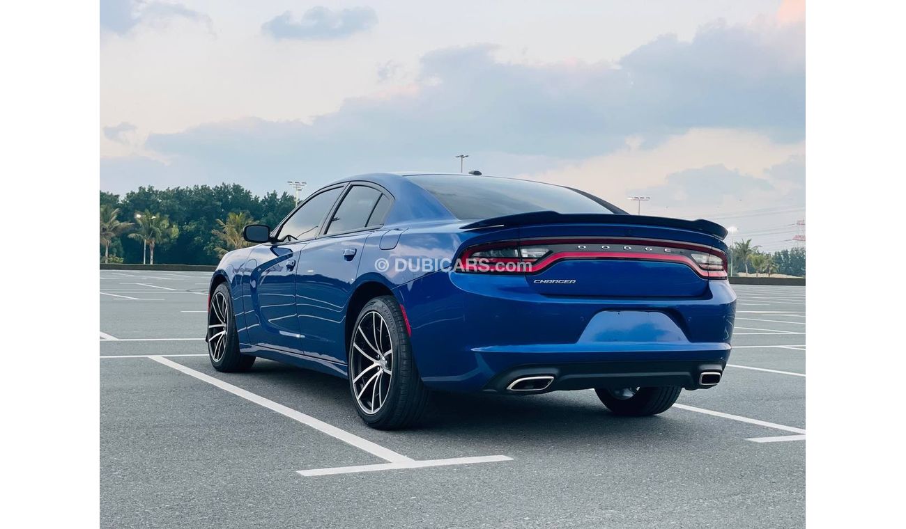 Dodge Charger 3.6L SXT (Mid) DODGE CHARGER V6 MODEL 2019 LOW MILAGE VERY CLEAN CAR