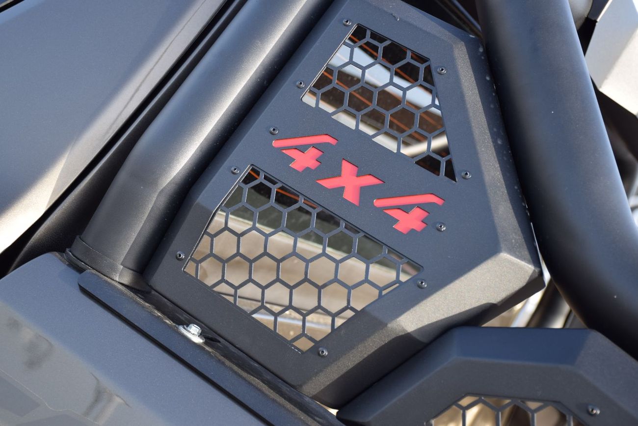 تويوتا هيلوكس 4X4 DIESEL 2.8L KING CAB (Export Only)