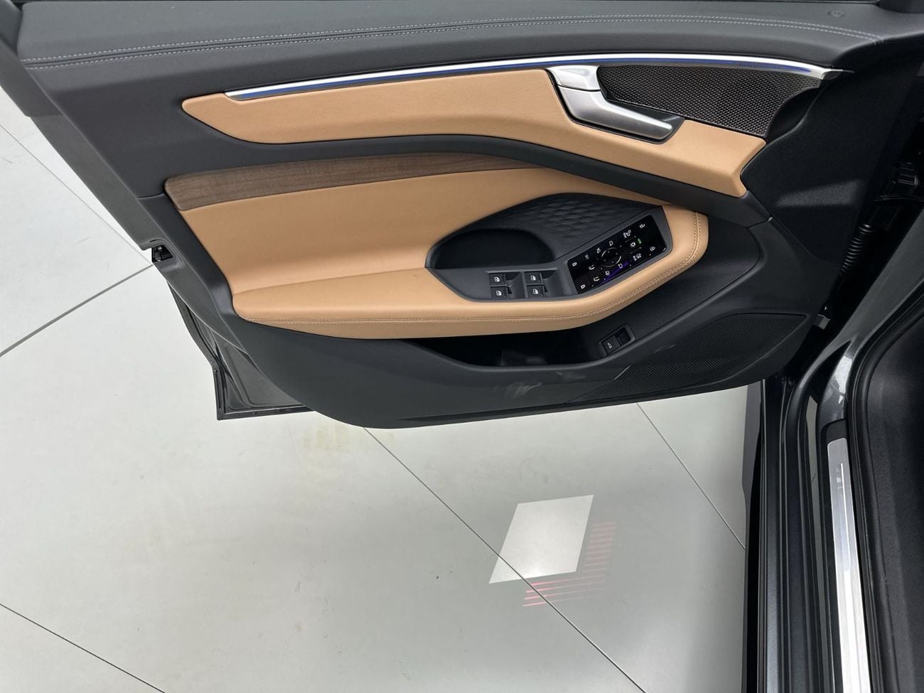 أودي A6 Sedan TFSI 204hp Sline (Ref# 09712)