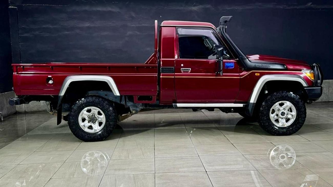 Toyota Land Cruiser Pick Up RIGHT HAND ONLY FOR EXPORT 4WD MT 4.5 LITER