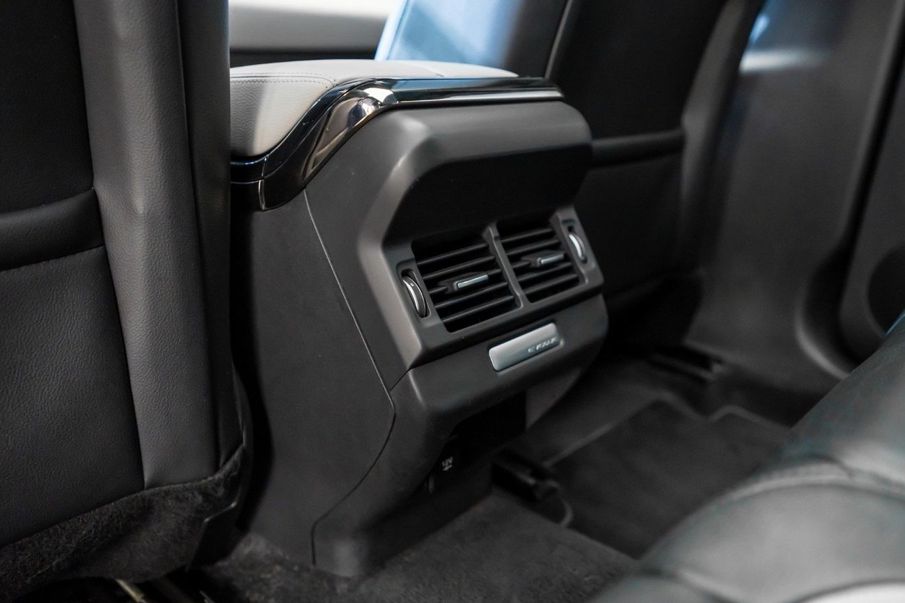 Land Rover Range Rover Evoque P250 R-Dynamic SE 2.0L