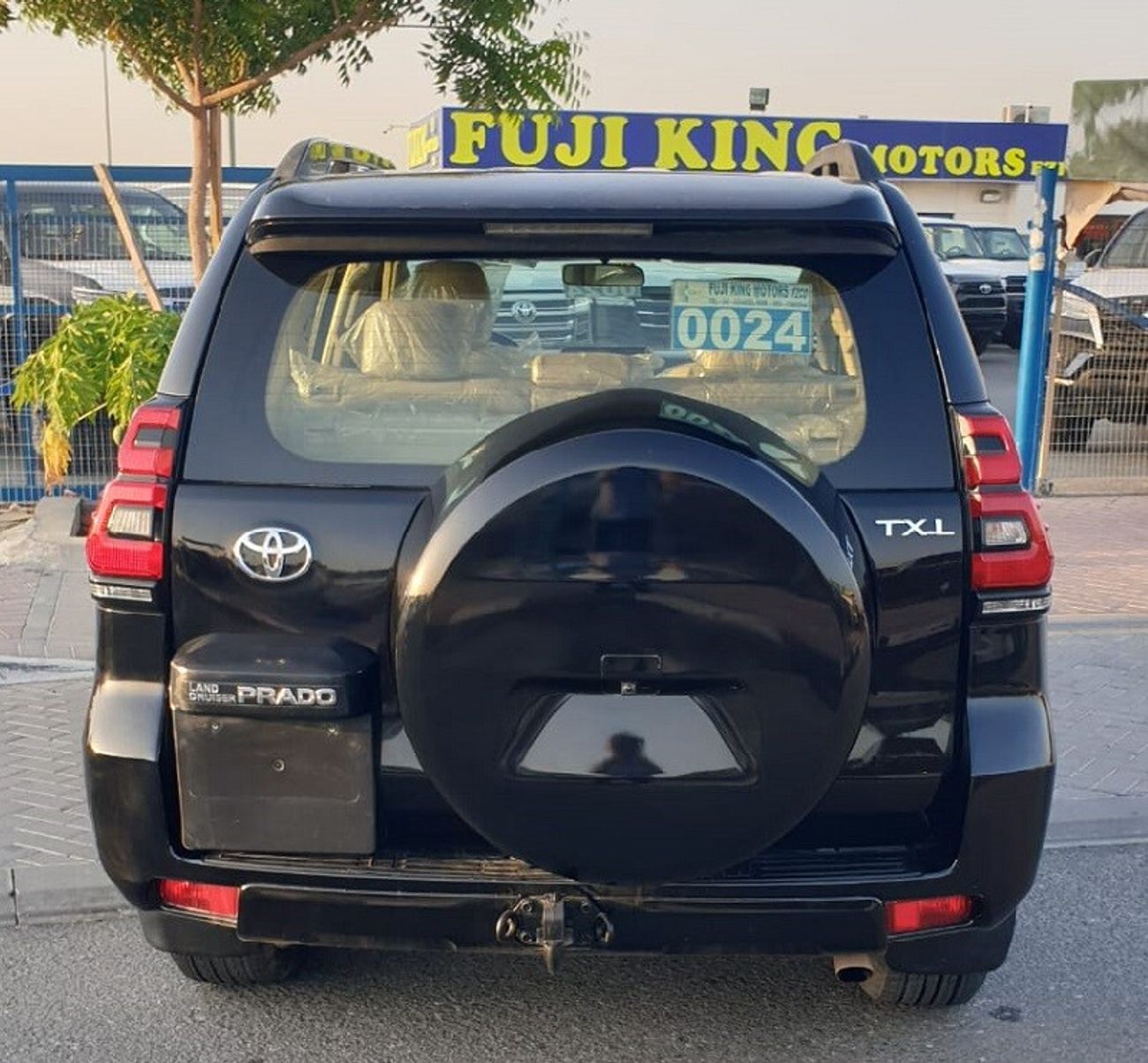 تويوتا برادو 2.7L TXL - 4 CYLINDER - (PETROL)