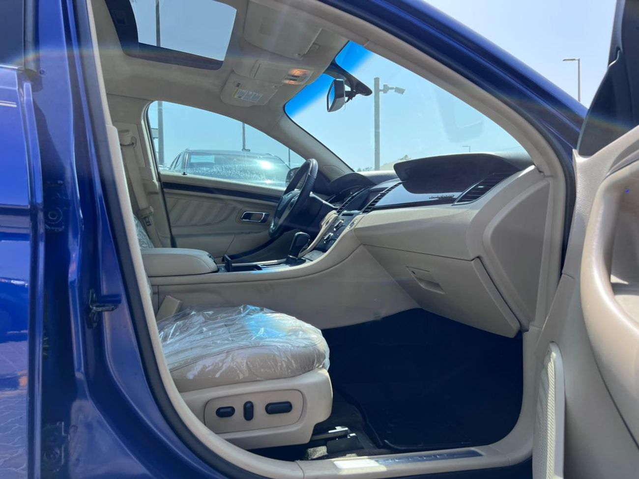 Ford Taurus VERY CLEAN CAR LOE MILEAGE