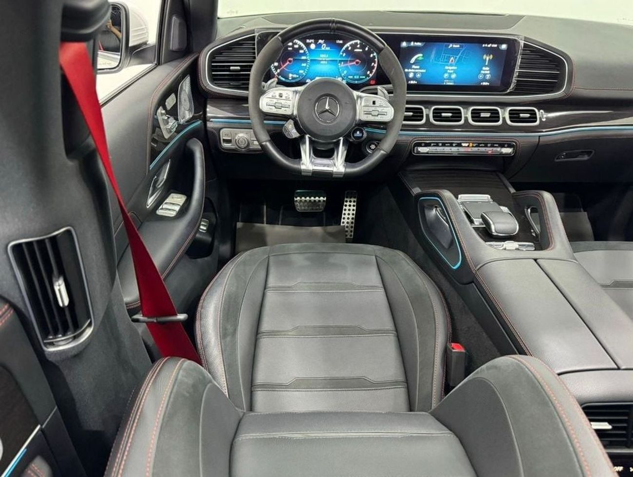 مرسيدس بنز GLE 53 AMG كوبيه 4MATIC+ 2020 Mercedes Benz GLE53 AMG 4MATIC Coupe, July 2025 Mercedes Warranty, Fully Loaded, Low Km