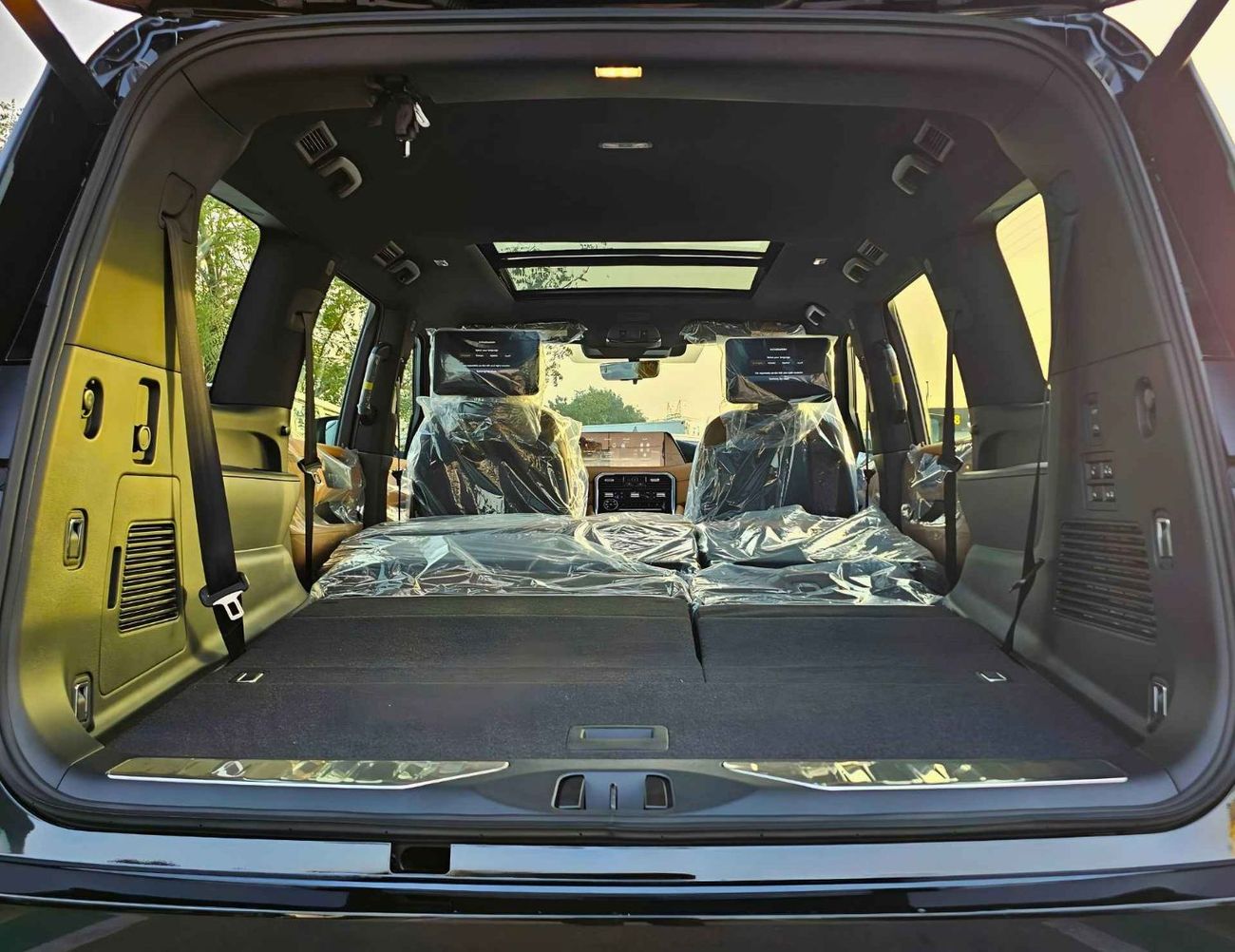 نيسان باترول LE PLATINUM TWIN TURBO / 3.5L V6 / REAR ENTERTAINMENT SCREEN / LEATHER SEATS /PANORAMIC ROOF / 360*C