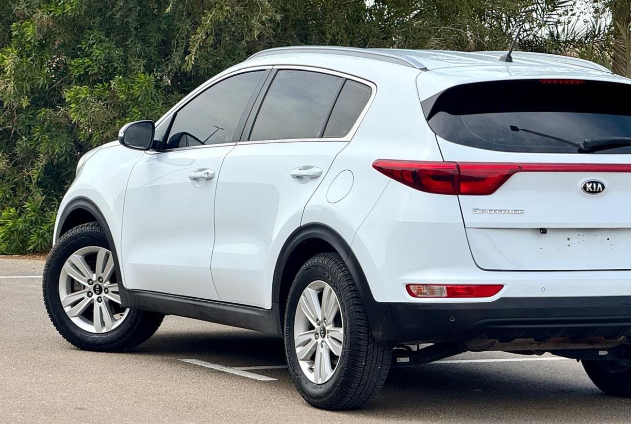 Kia Sportage LX 1.6L FWD 730x48- Monthly | GCC | Cruise, Camera, GPS l Accident Free