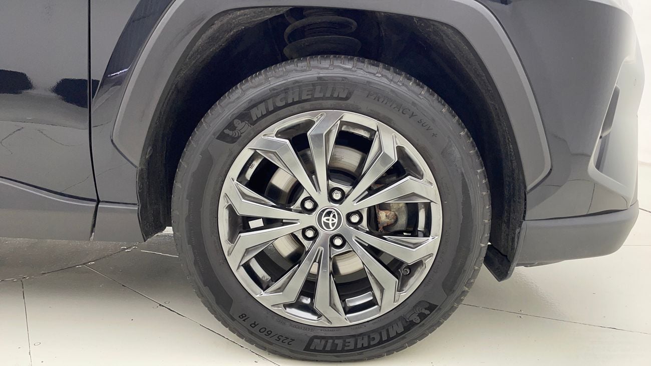 تويوتا راف ٤ VX 2.5 | بدون دفعة مقدمة | اختبار القيادة في المنزل