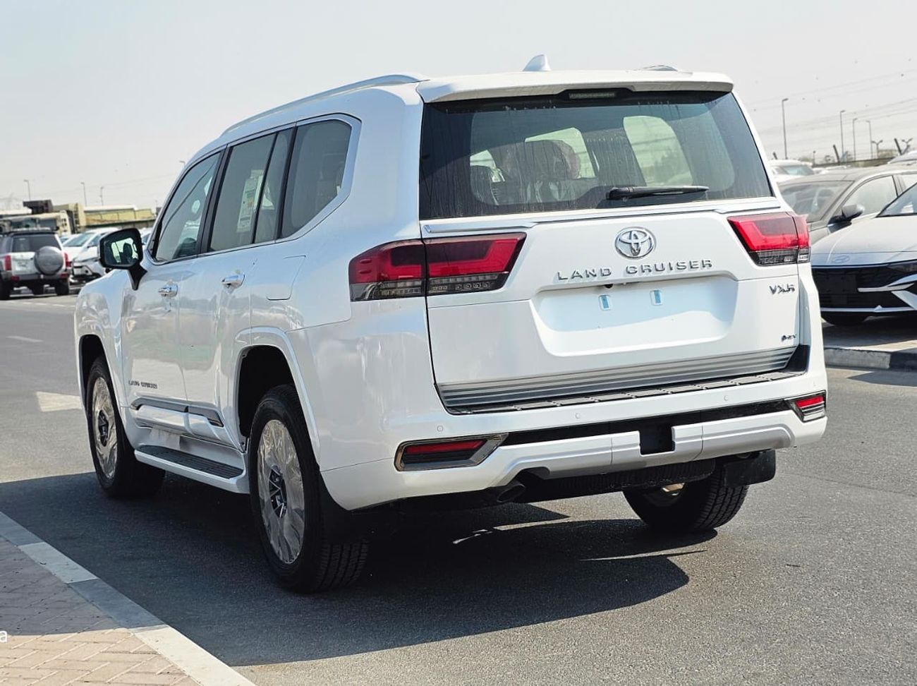 تويوتا لاند كروزر 3.5T VXR Hybrid