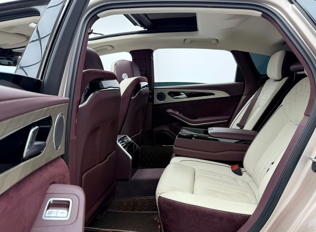 HONGQI H9 2023 Hongqi H9 Executive VIP, Jan/2030 Hongqi Warranty + Service Contract, Full Hongqi Service Histo