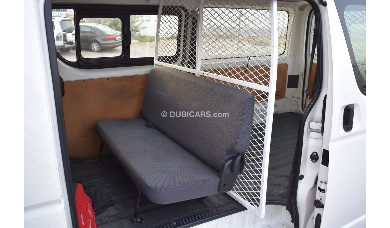 Used TOYOTA HIACE 2015 (6 SEATER)(HALF PASSENGER HALF CARGO) 2015 for