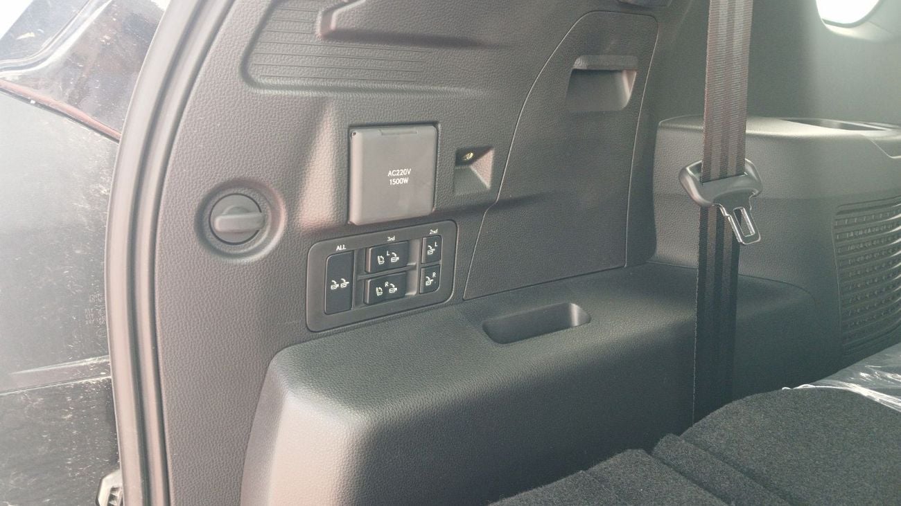 لكزس LX 700h Signature