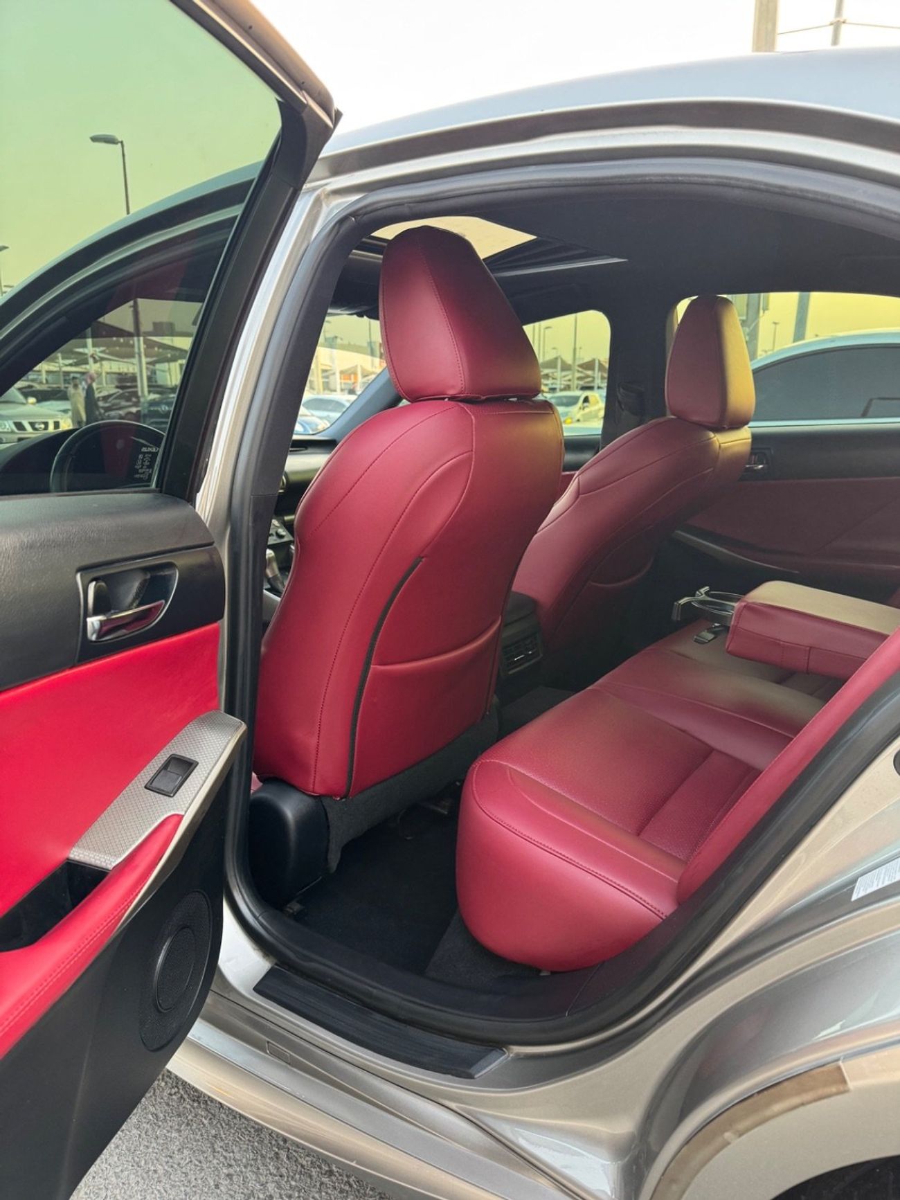 لكزس IS200t F Sport 2.0L