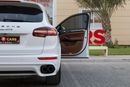 بورش كايان GTS 3.6L Porsche Cayenne GTS 2016 GCC under Warranty with Flexible Down-Payment.