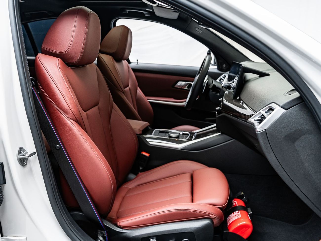 BMW M340i Std 3.0L 2025 BMW M340i xDrive, 2030 BMW Warranty + Service Contract, Low KMs, GCC