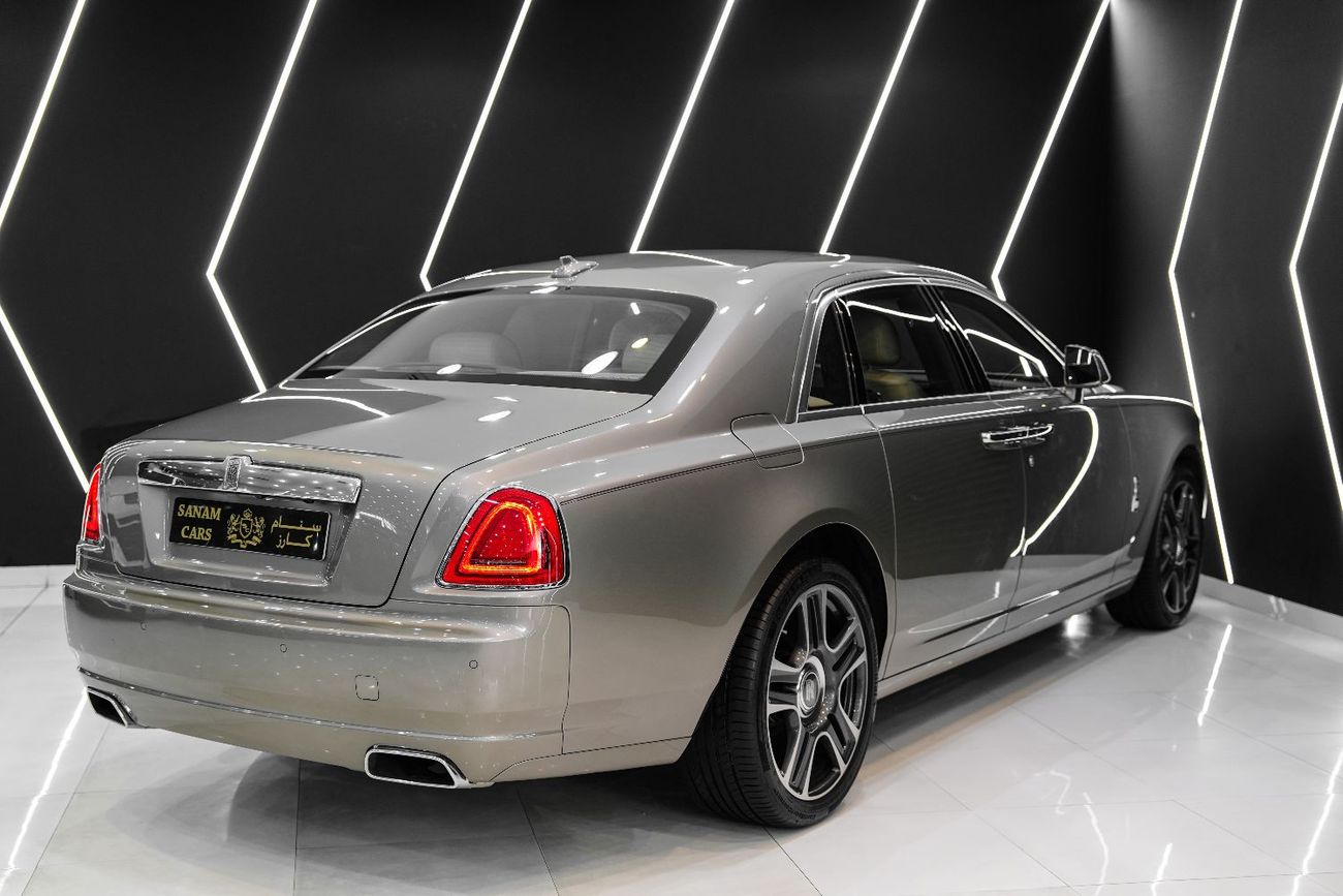 Rolls-Royce Ghost Std 6.6L Series II, Silver Satin Bonnet, Rear Entertainment, Starlight, Very Low KM, GCC Spec!!