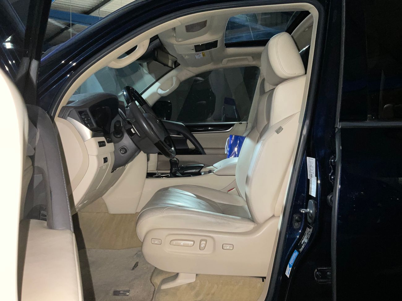 لكزس LX 570 Signature | شامل الضمان | 0 ﺪﻔﻋﺓ ﺃﻮﻟﻯ