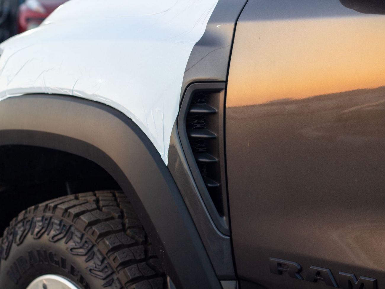 رام 1500 EXPORT PRICE - RHO - GRANITE GREY (FULL OPTION)