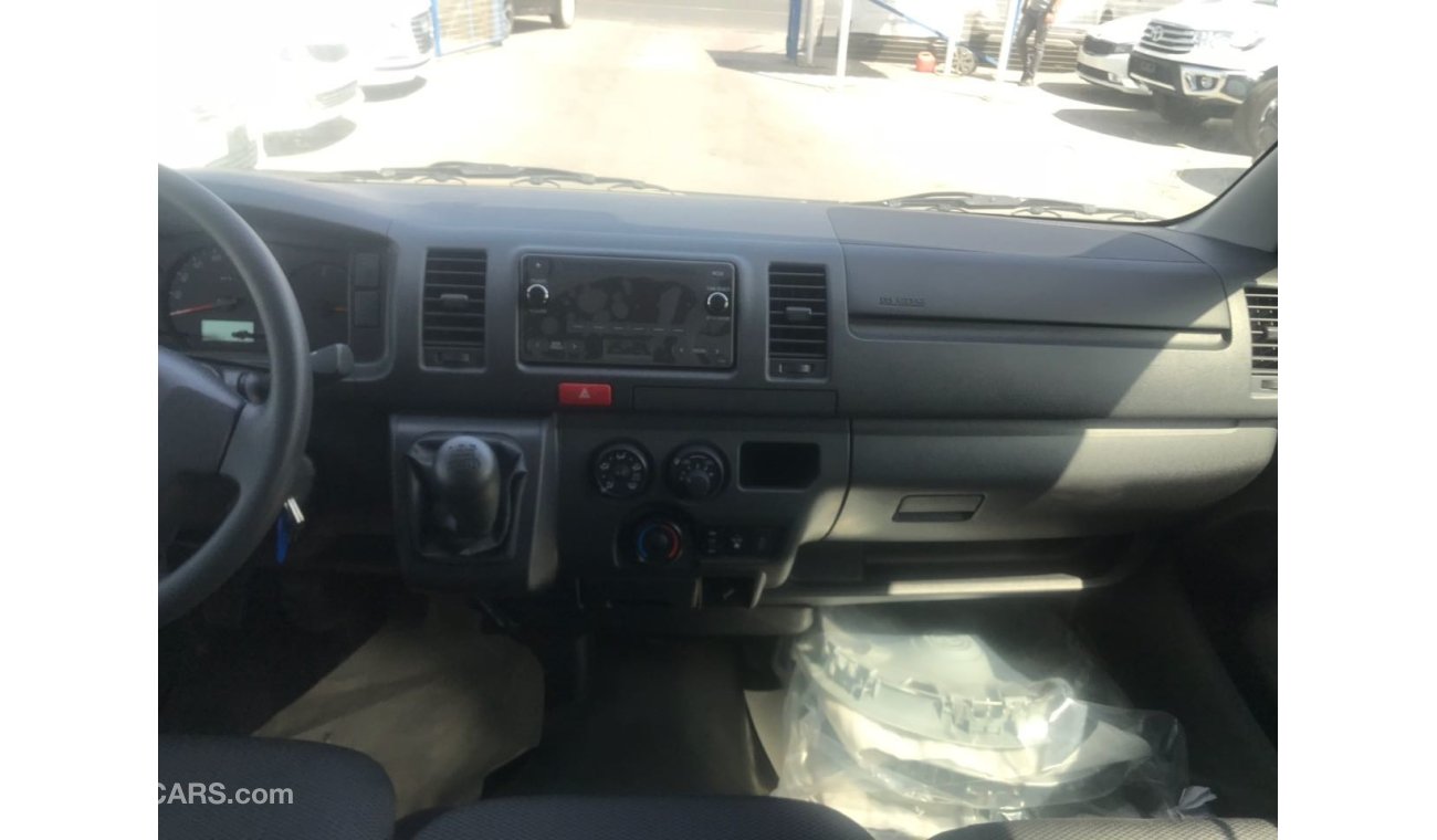 Toyota Hiace DISEL 15 seats