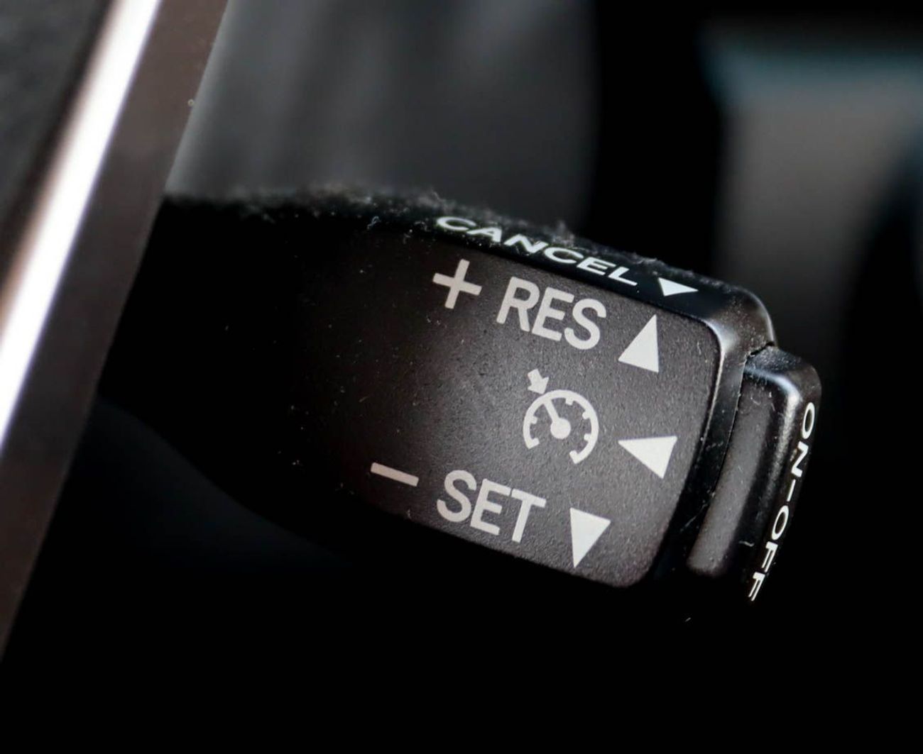 تويوتا فورتونر GXR 4.0L (278 HP) Toyota Fortuner 4.0L V6  2022 GCC 4WD Original Paint & Accident Free  excellent co