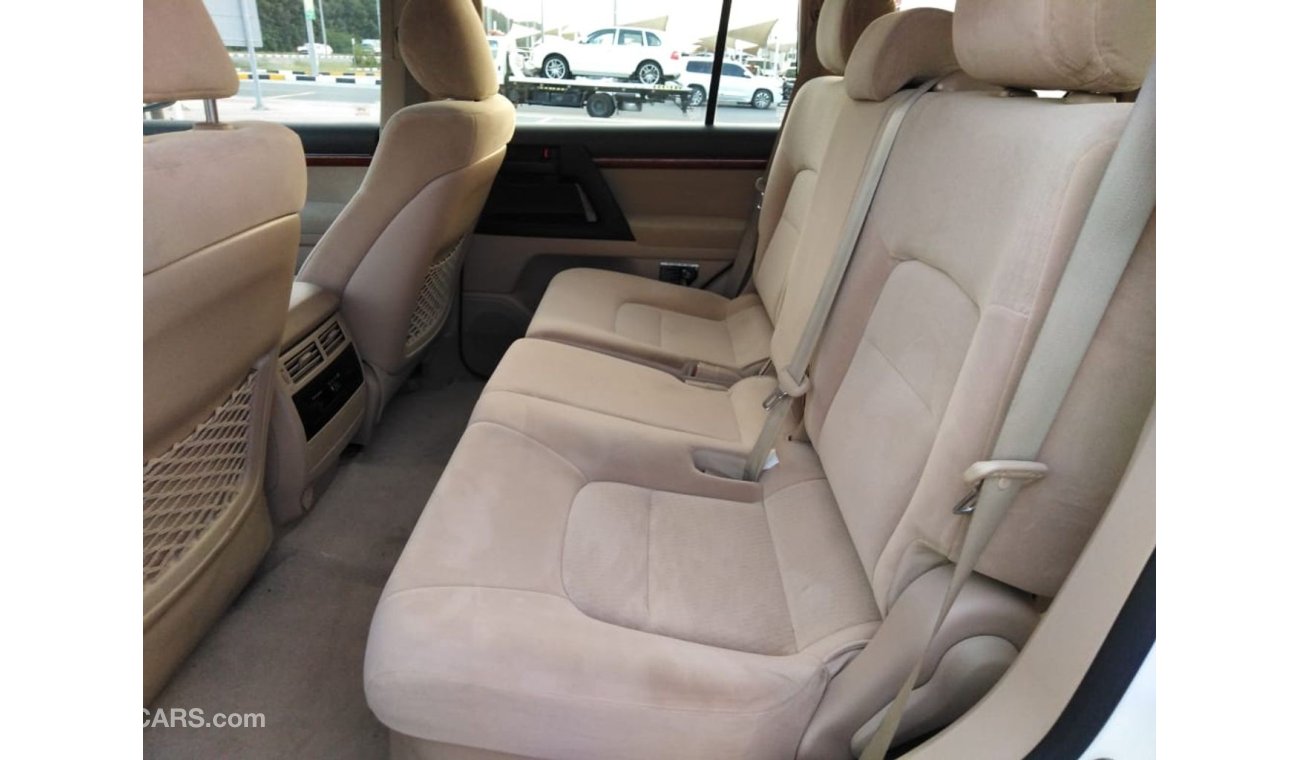 Toyota Land Cruiser Toyota landcruser 2013 gcc v6 very celen car for sale