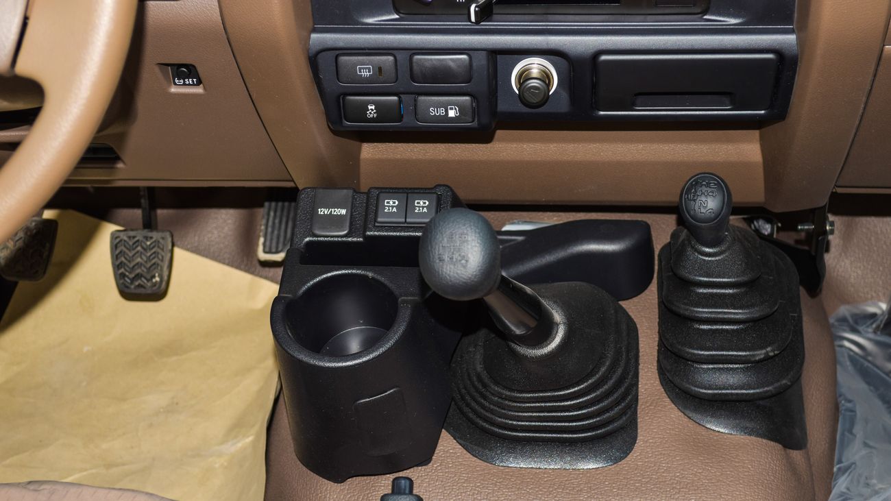 Toyota Land Cruiser 70 4.0 V6