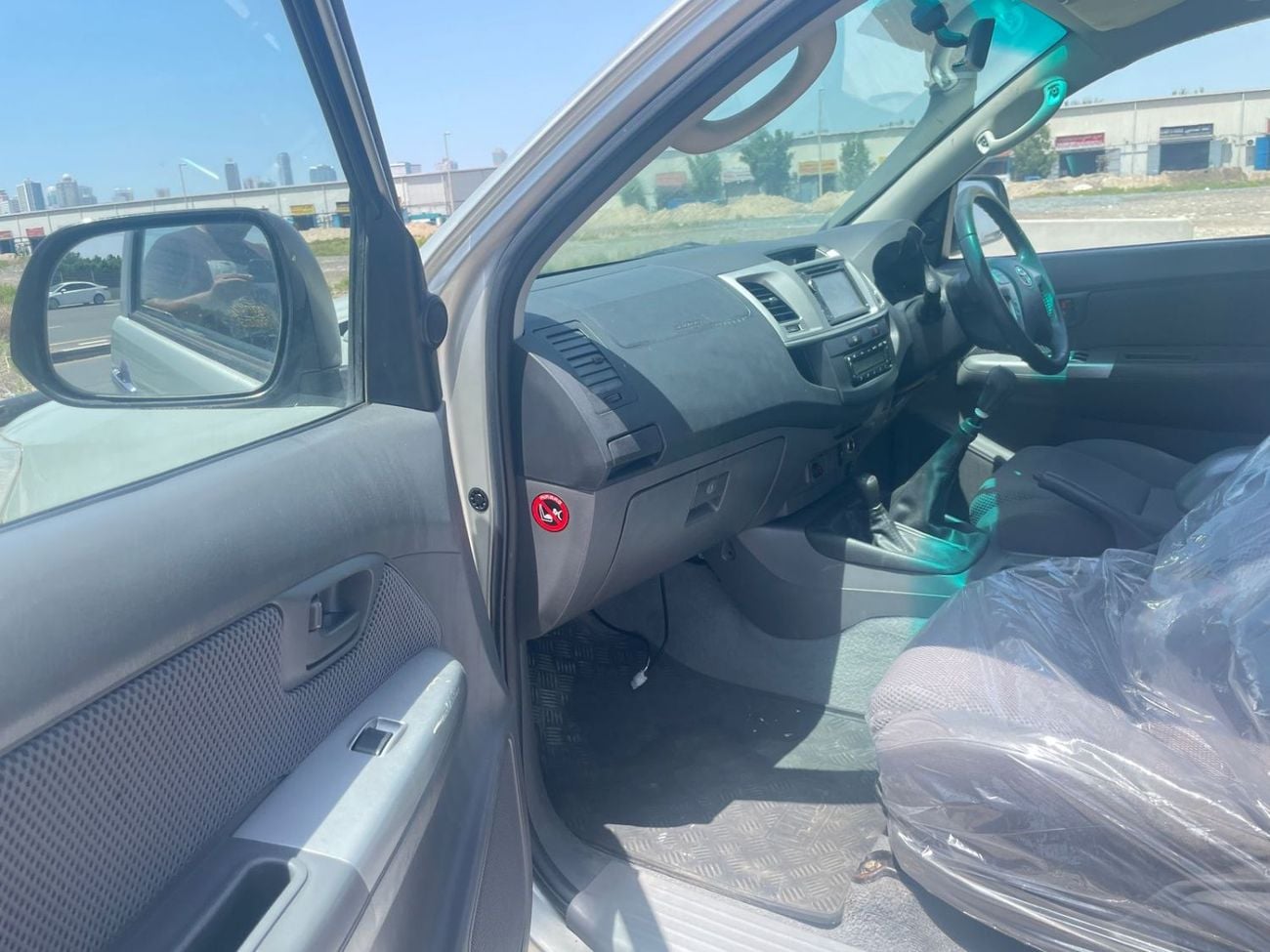 تويوتا هيلوكس diesel engine ,3.0 liter ,manual gear ,right hand drive