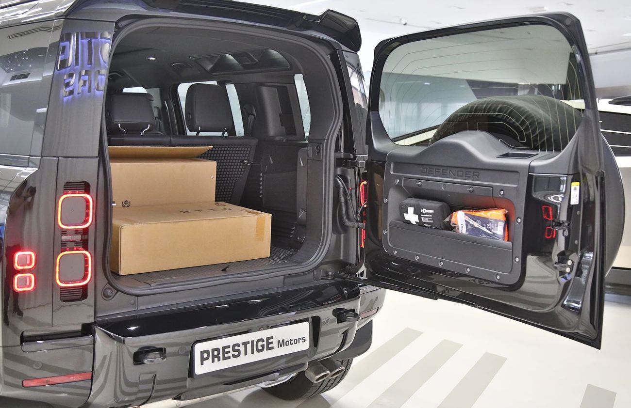 Land Rover Defender 2025 Plug-in P425 German Specification