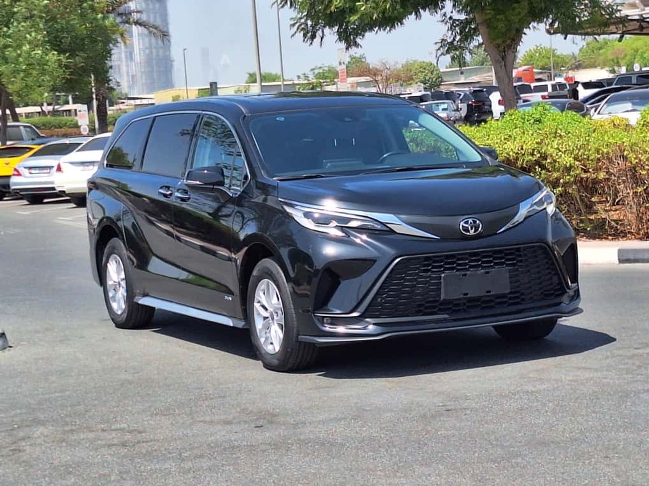 Toyota Granvia TOYOTA GRANVIA 2.5L HYBRID 7 SEATER