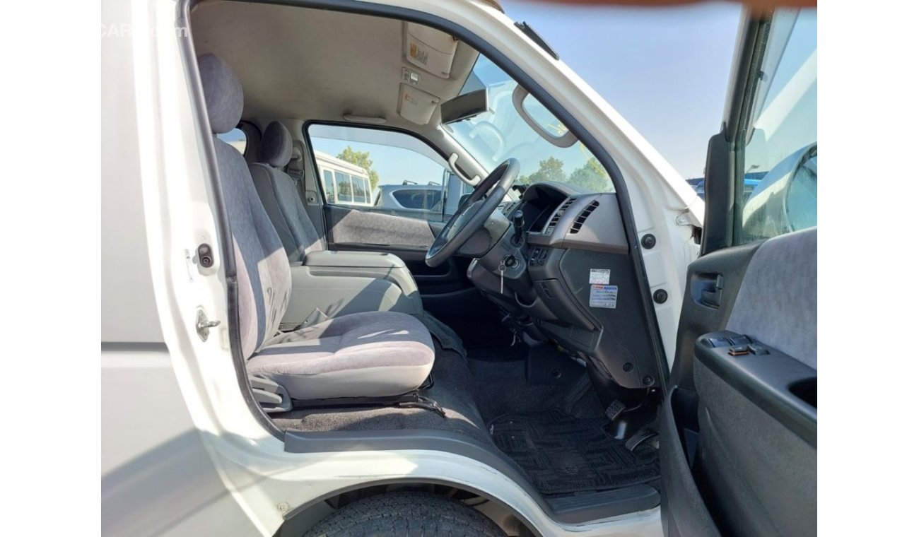 Toyota Hiace TOYOTA HIACE VAN RIGHT HAND DRIVE(PM39206)