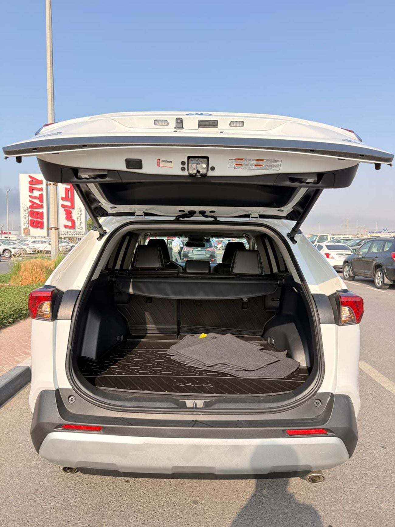 تويوتا راف ٤ Hybrid XLE AWD premium Full option | sunroof, leather seats, push start