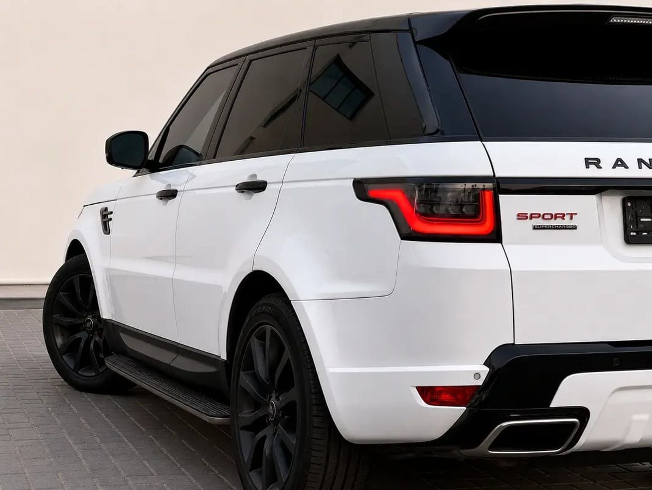 Land Rover Range Rover Sport HSE Supercharged - European Specs