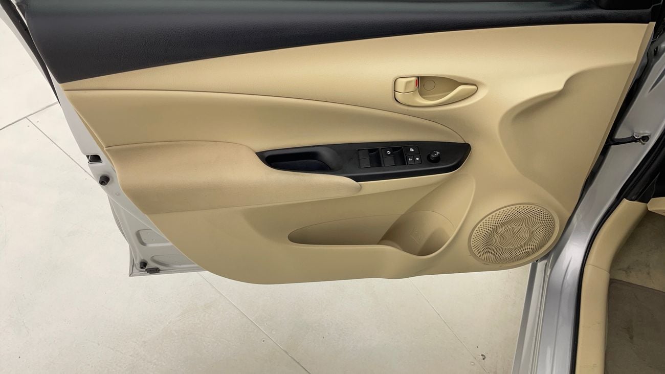 تويوتا يارس SE 1.5 | بدون دفعة مقدمة | اختبار قيادة مجاني للمنزل