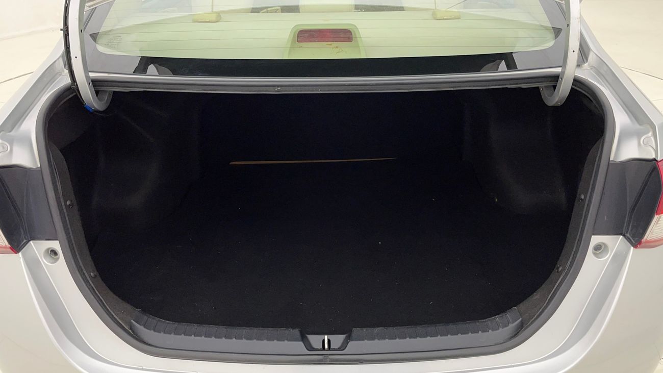 تويوتا يارس SE 1.5 | بدون دفعة مقدمة | اختبار القيادة في المنزل