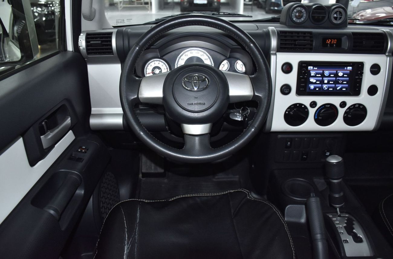 تويوتا إف جي كروزر EXCELLENT DEAL for our Toyota FJ Cruiser GXR ( 2016 Model ) in White Color GCC Specs