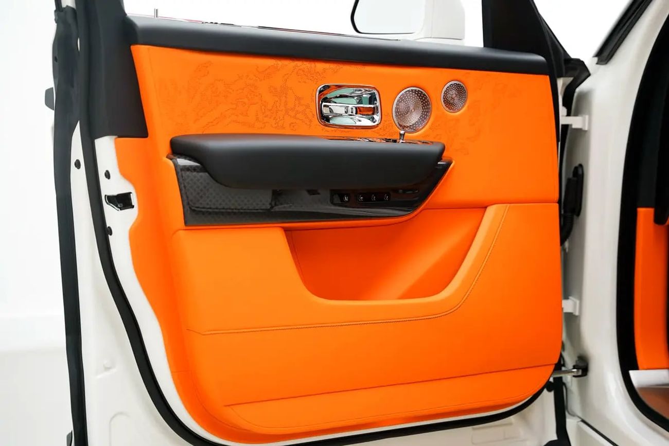 Rolls-Royce Cullinan BLACK BADGE WITH WARRANTY AND SERVICE CONTRACT