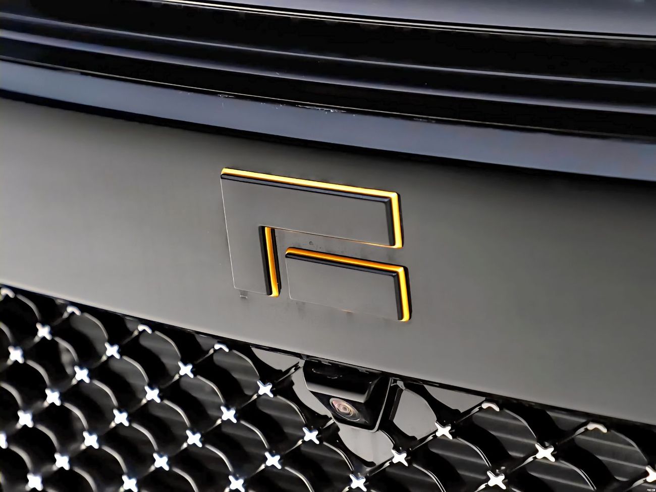 روكس أداماس VIP | 6-Seater | Adamas Edition | Ultra-Luxury Executive SUV (Only for Export)