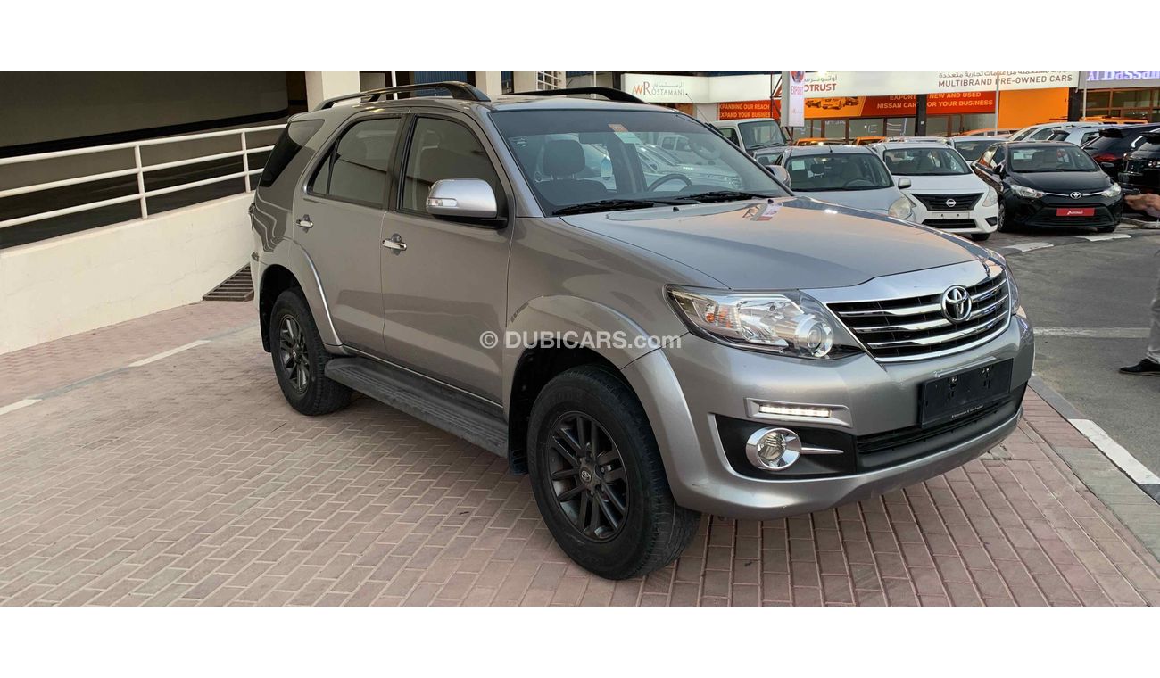 Toyota Fortuner V6. 4,0