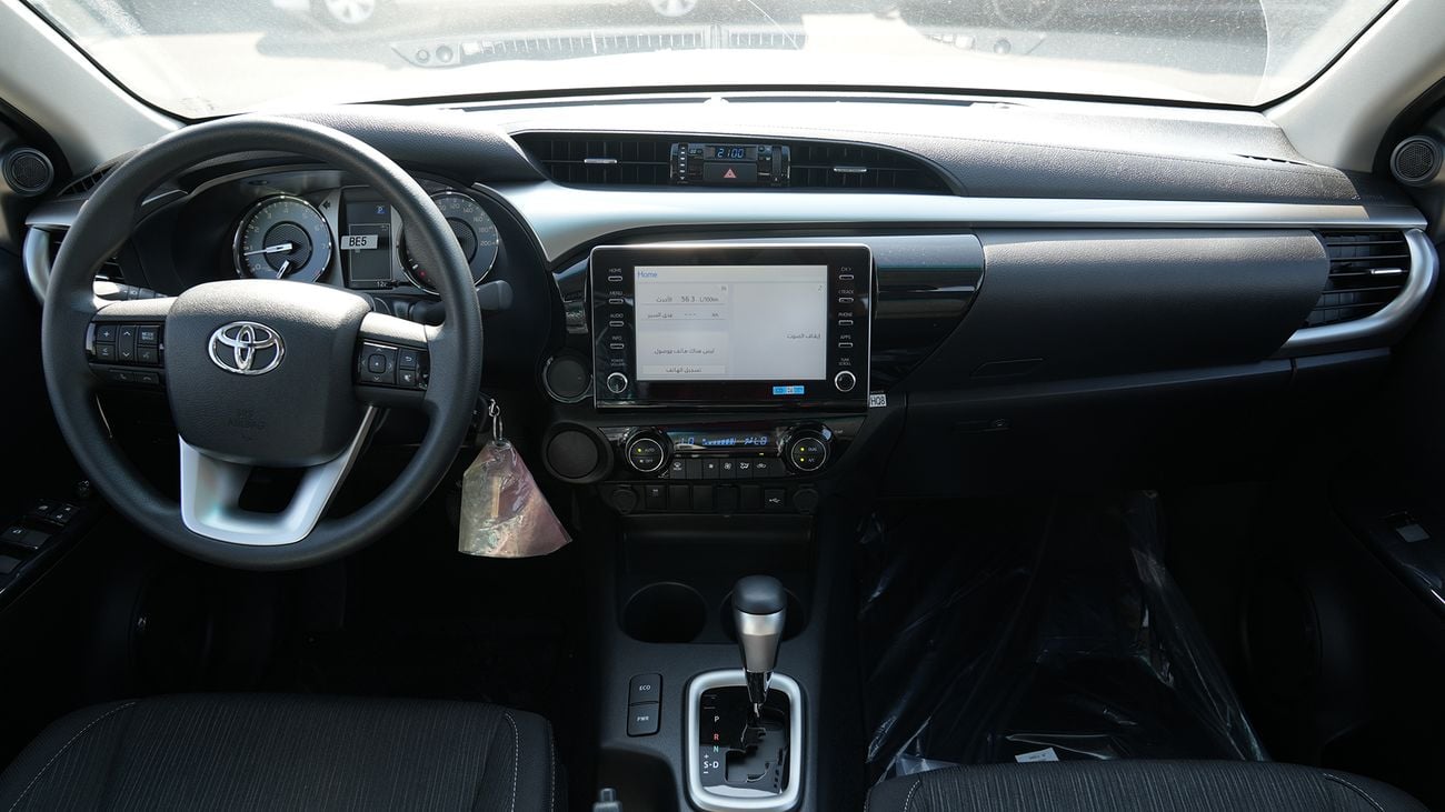 تويوتا هيلوكس SR5