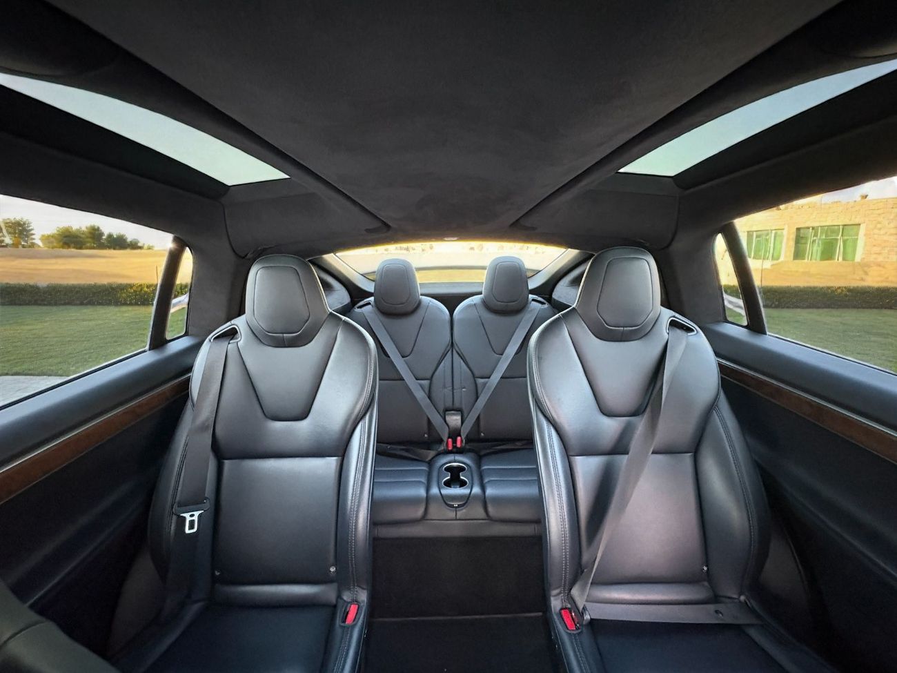 Tesla Model X Long Range (AWD) 75D | 2017 | GCC SPECS | AED 2,480 per month