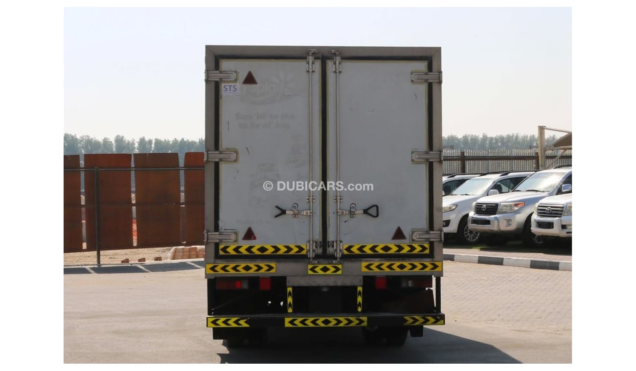 Mitsubishi Fuso Canter 2015 | CANTER FREEZER 3 TON CAPACITY WITH GCC SPECS AND EXCELLENT CONDITION