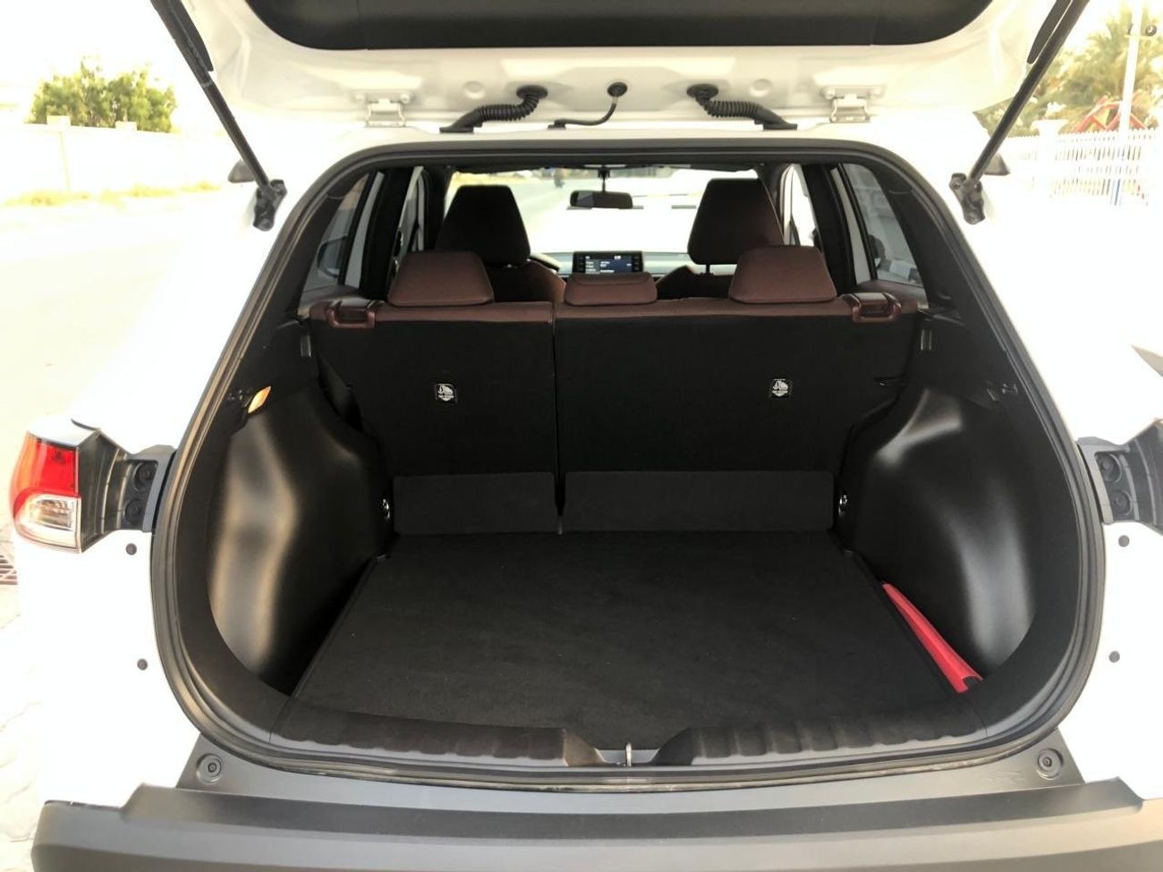 Toyota Corolla Cross Corolla Cross 1.8L 2022 GCC (Hybrid)