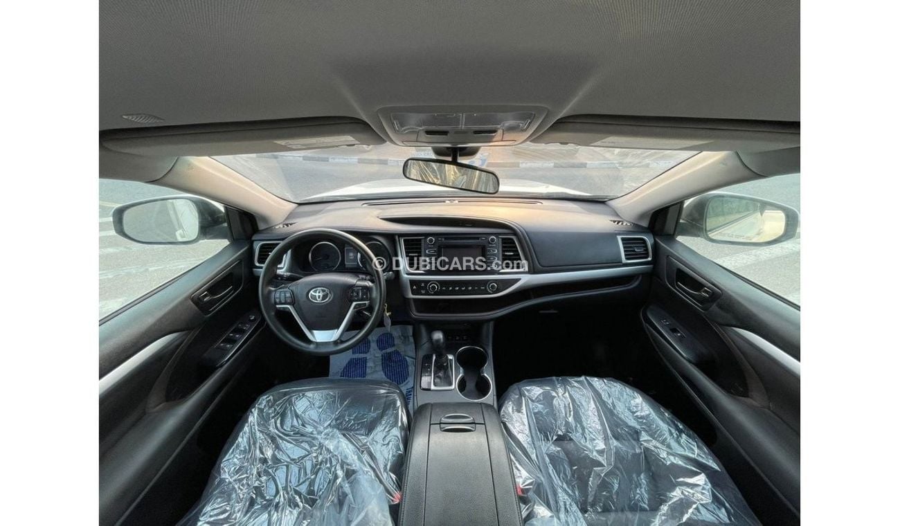 Toyota Highlander 2019 Toyota Highlander LE+ 3.5L V6 4x4 - /