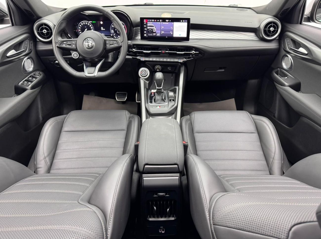 ألفا روميو تونالي 2024 Alfa Romeo Tonale Veloce, 2028 Alfa Romeo Warranty and Service Pack, GCC