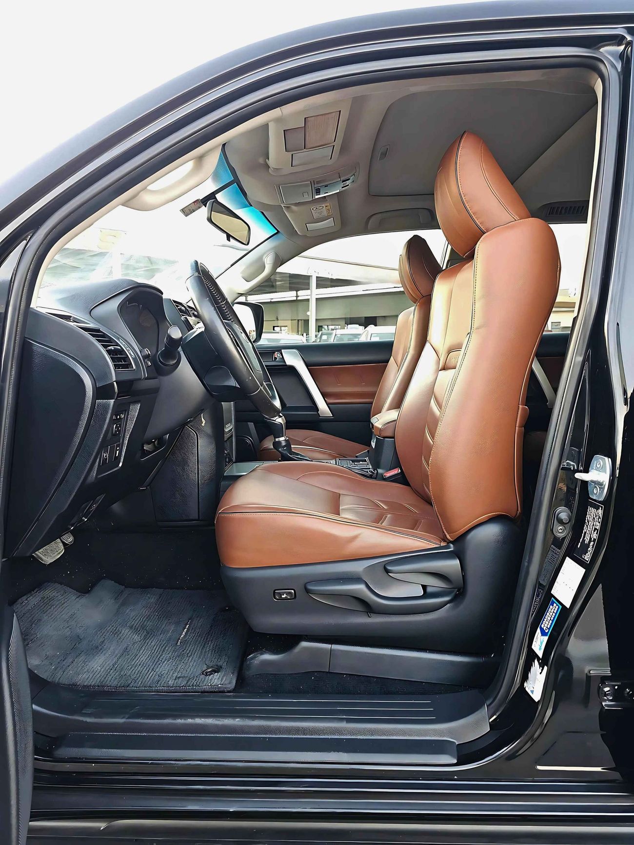 تويوتا برادو VXR V4/ TOP OPT/ DOWN TYRE/ SUNROOF/ LEATHER/ SEATS/ DVD/ LOT# 37504