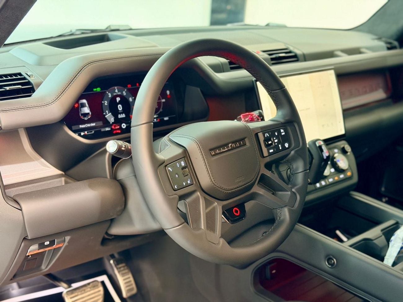 Land Rover Defender 110 P635 OCTA V8 2026