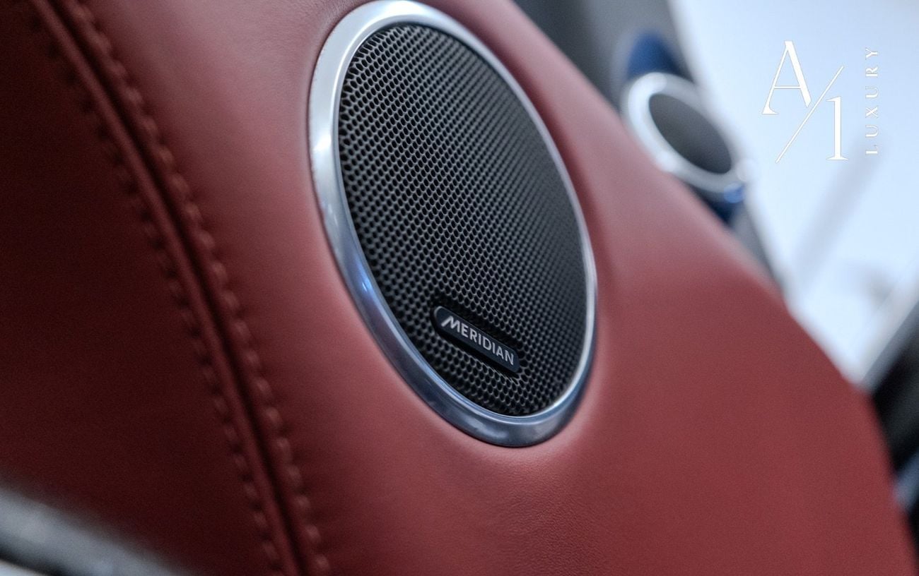 لاند روفر رينج روفر سبورت 2019 Range Rover SVR, Fully Loaded, Excellent Condition, Carbon Fibre Package, GCC Spec